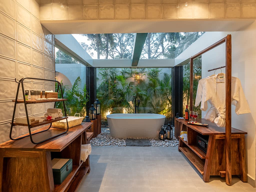 Hotel common areas and lounge